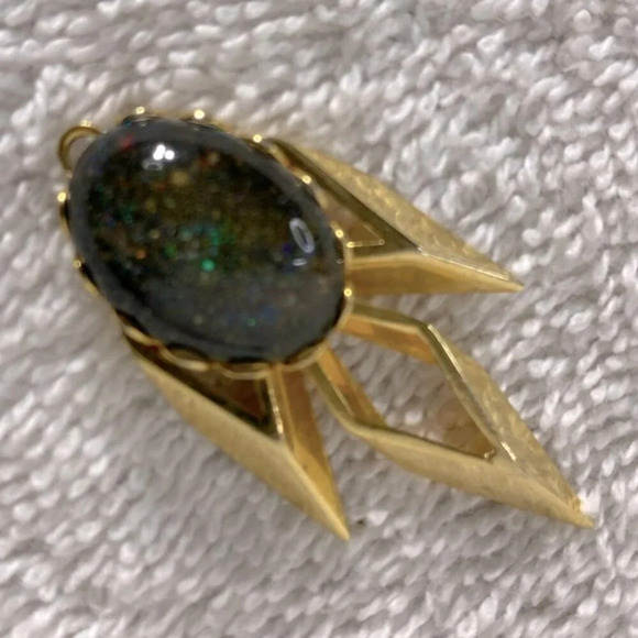 Vintage Gold Tone Necklace Pendant With Black Sunstone Costume Jewelry Pendant - Picture 4 of 12